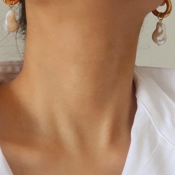 NEW 18K Gold Plated Fresh Water Baroque Pearl Drop Round Huggie Hoop Earrings - Picture 3 of 11